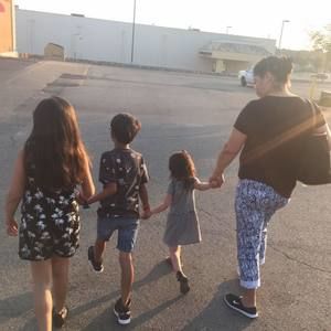 Meet your Posher, Valoree